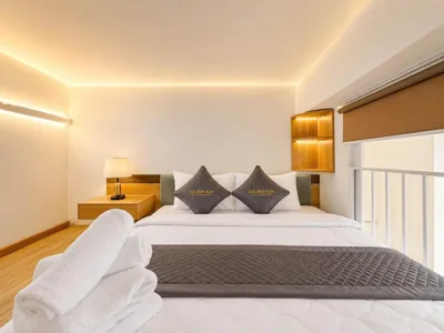 Deluxe tweepersoonskamer met balkon — Golden Sun Hotel Apartments 7 - Quận 7
